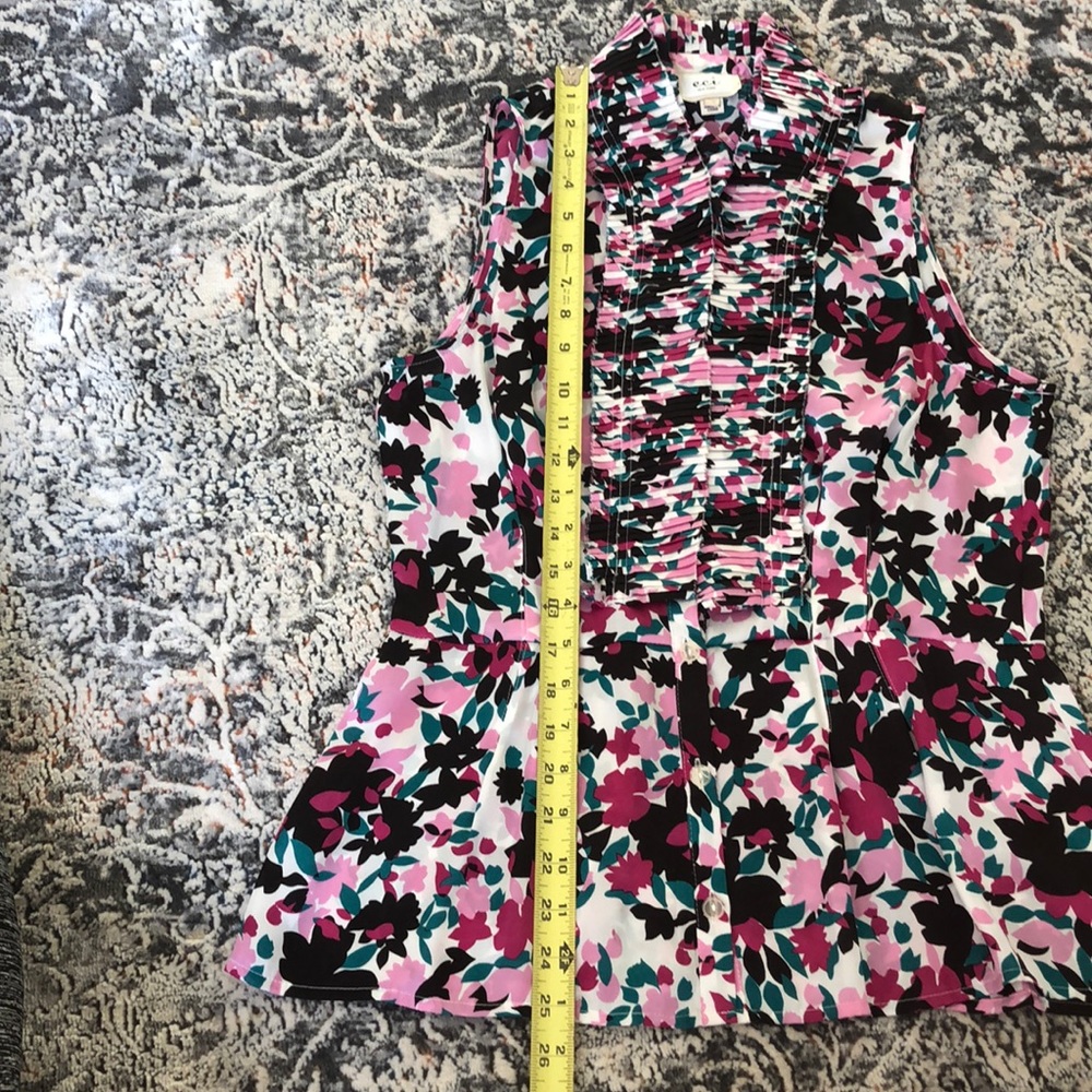 Floral Top - Picture 7 of 9